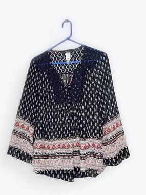 Boho Border-Print Tunic Blouse - Black with Red Accent size Medium